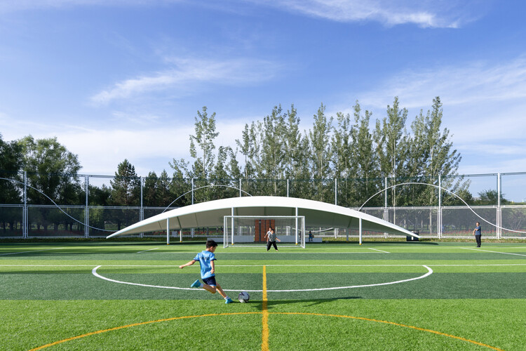 德转：王上源与河南队续约一年，新合同至2026年底